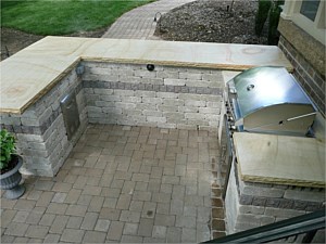 Outdoor Kitchens & Grills