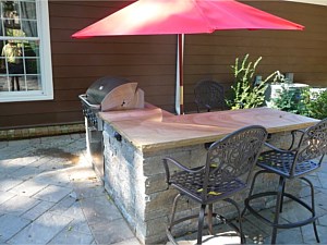 Outdoor Kitchens & Grills