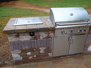 Outdoor Kitchens & Grills