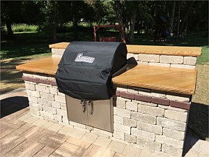 Outdoor Kitchens & Grills