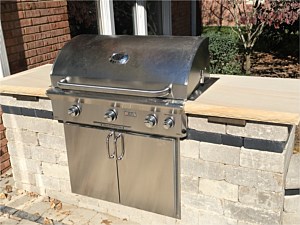 Outdoor Kitchens & Grills