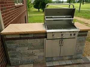 Outdoor Kitchens & Grills