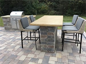 Outdoor Kitchens & Grills