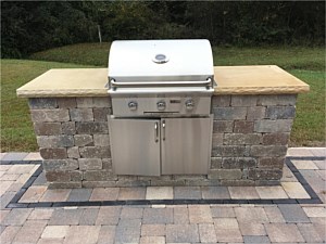 Outdoor Kitchens & Grills