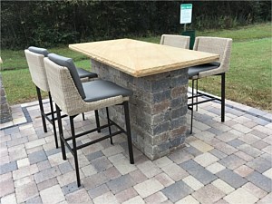 Outdoor Kitchens & Grills